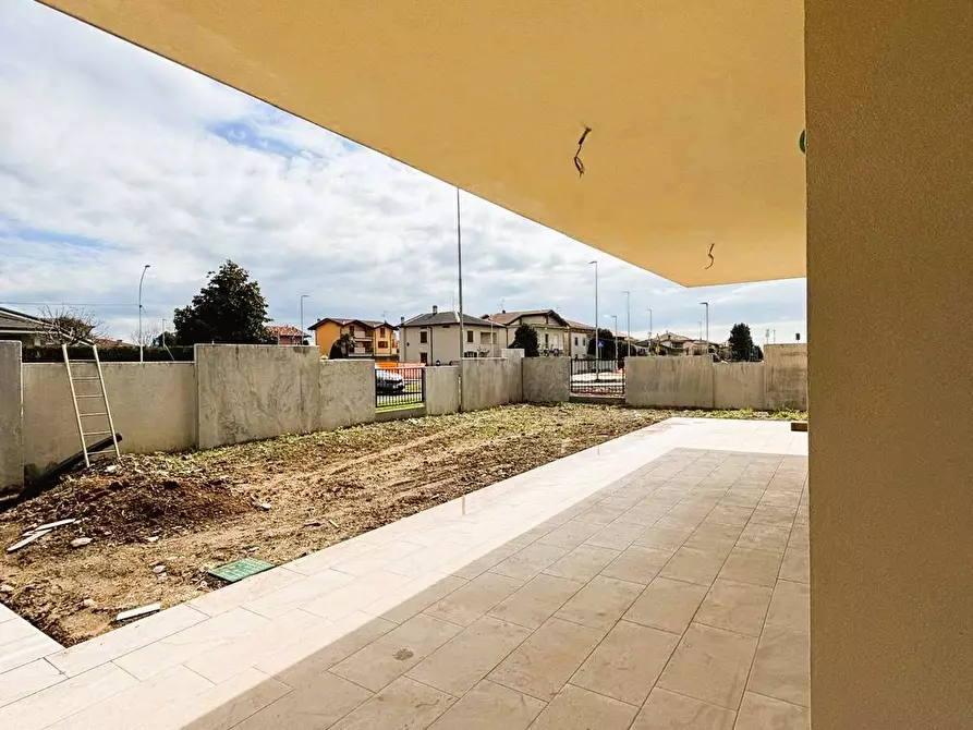 Immagine 30 di Villa in vendita  in Via Gandhi a Curno