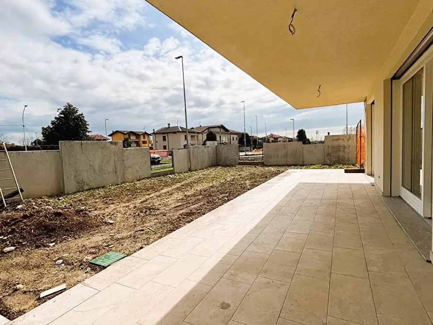 Immagine 28 di Villa in vendita  in Via Gandhi a Curno