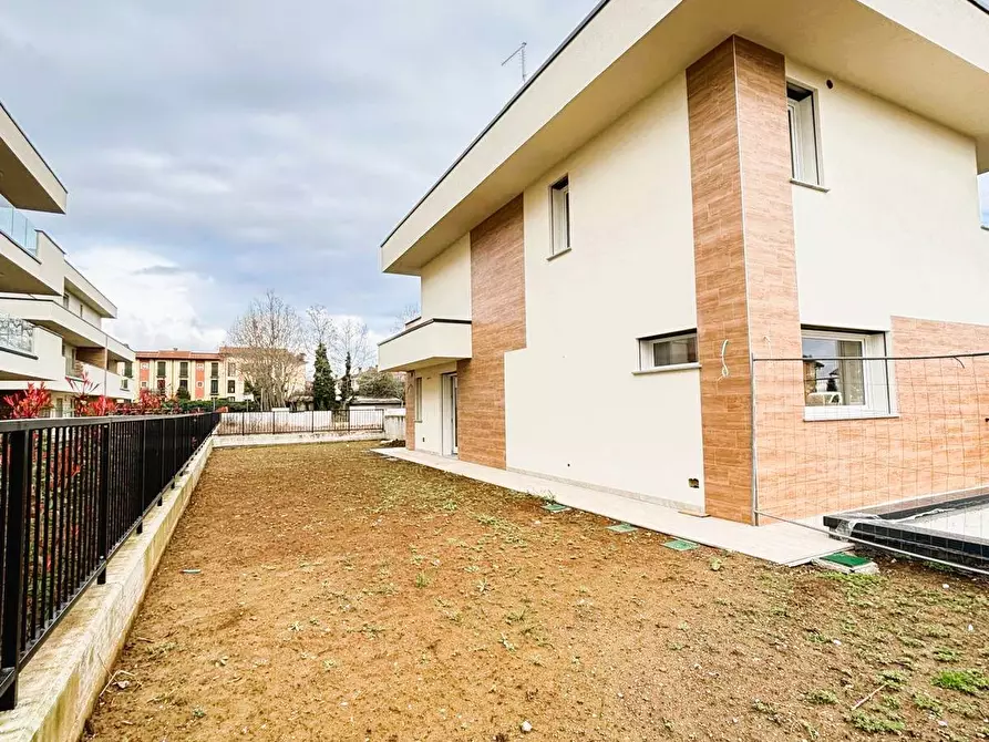 Immagine 4 di Villa in vendita  in Via Gandhi a Curno