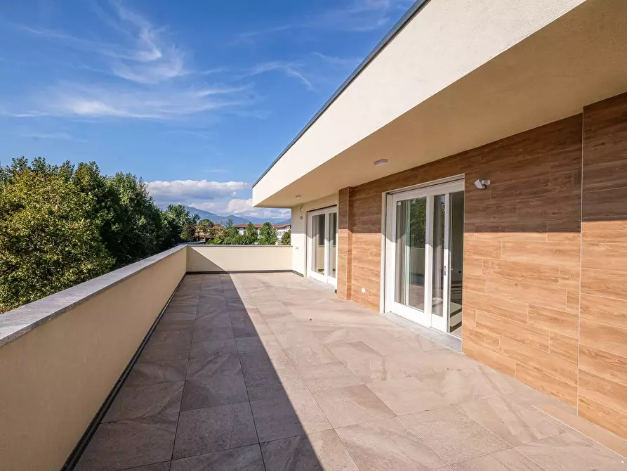 Immagine 2 di Attico in vendita  in VIA GANDHI a Curno