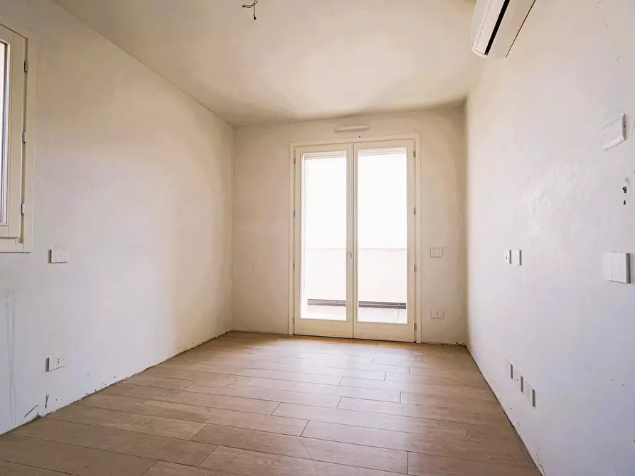 Immagine 10 di Attico in vendita  in VIA GANDHI a Curno