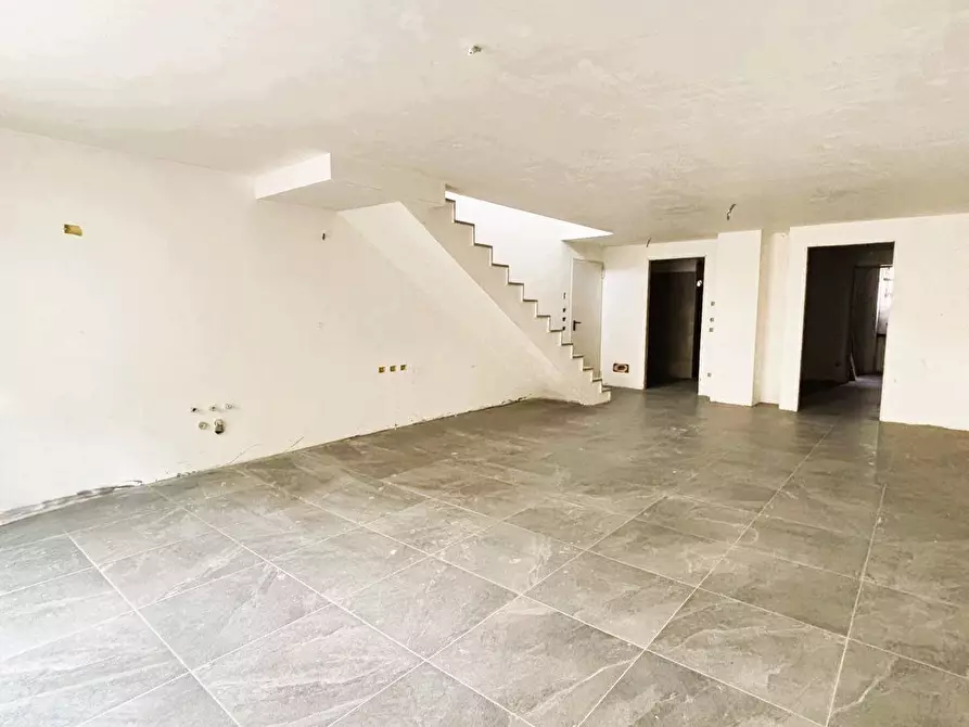 Immagine 25 di Villa in vendita  in Via Mazzini a Dalmine