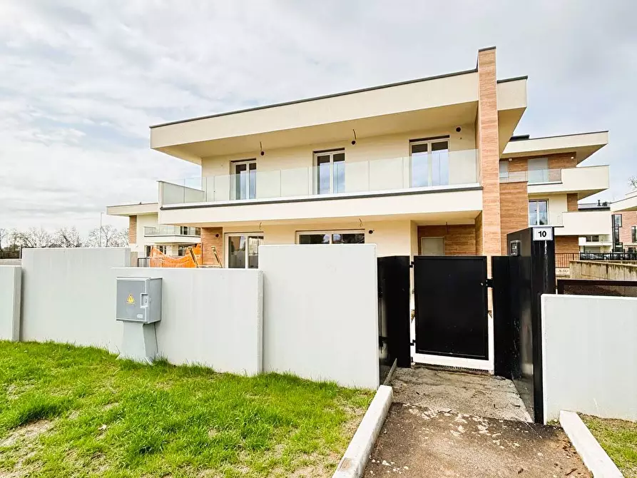 Immagine 3 di Villa in vendita  in Via Mazzini a Dalmine