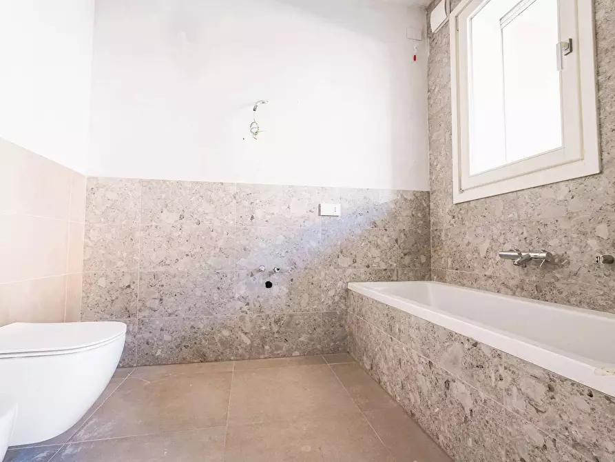 Immagine 11 di Appartamento in vendita  in via mazzini a Dalmine