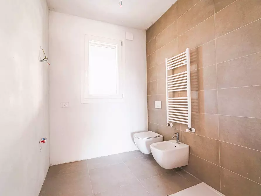 Immagine 14 di Appartamento in vendita  in via mazzini a Dalmine