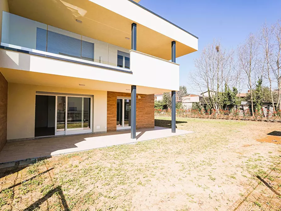 Immagine 23 di Appartamento in vendita  in via mazzini a Dalmine