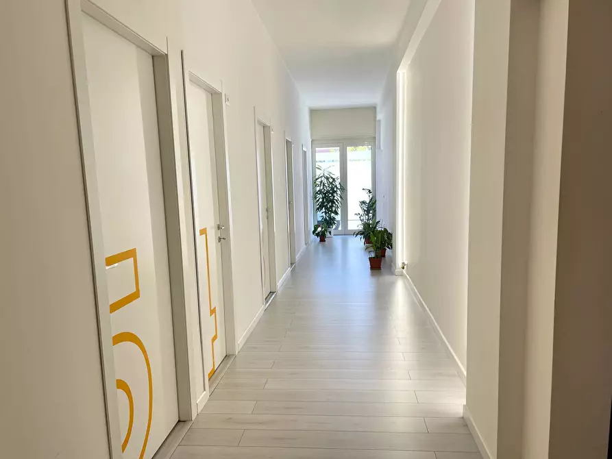 Immagine 9 di Ufficio in affitto  in via Catullo a Pomezia