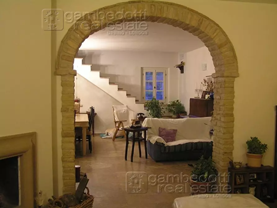 Immagine 16 di Rustico / casale in vendita  a Urbino