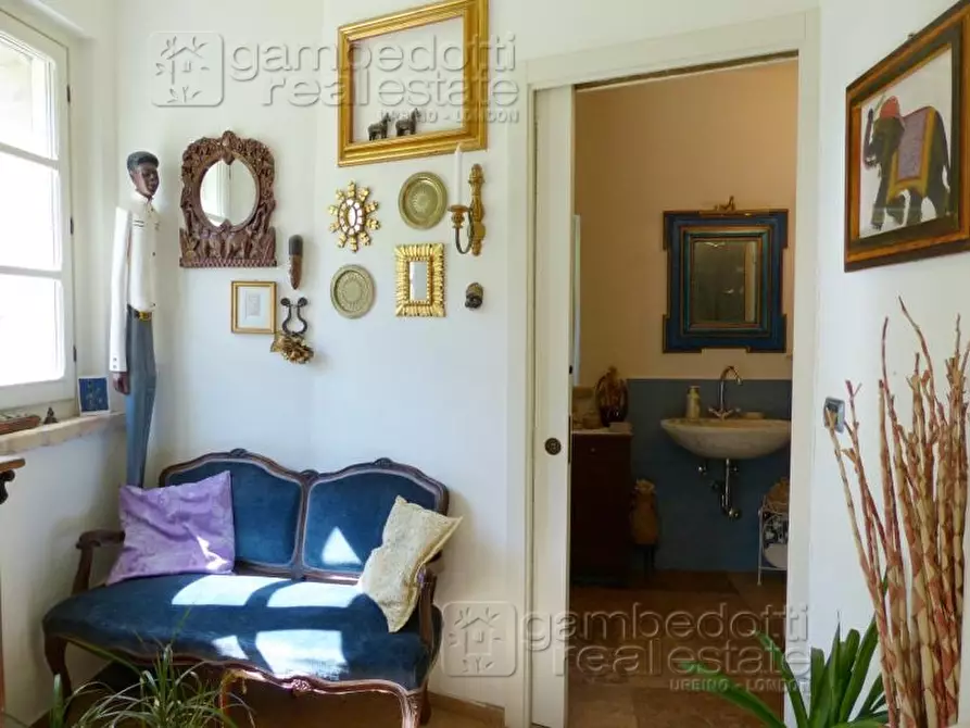 Immagine 18 di Rustico / casale in vendita  a Urbino