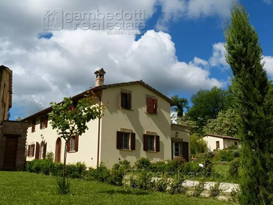 Immagine 4 di Rustico / casale in vendita  a Urbino