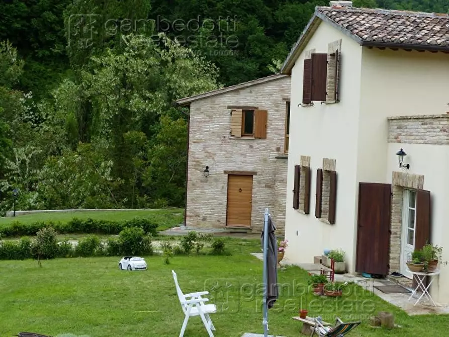 Immagine 7 di Rustico / casale in vendita  a Urbino