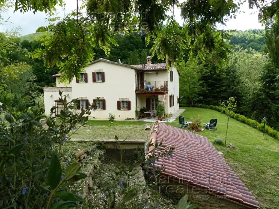 Immagine 10 di Rustico / casale in vendita  a Urbino