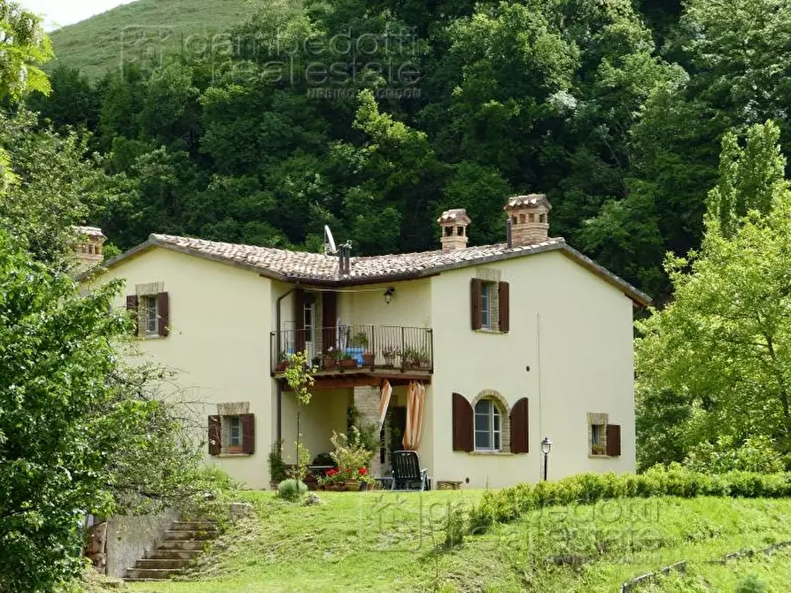 Immagine 11 di Rustico / casale in vendita  a Urbino