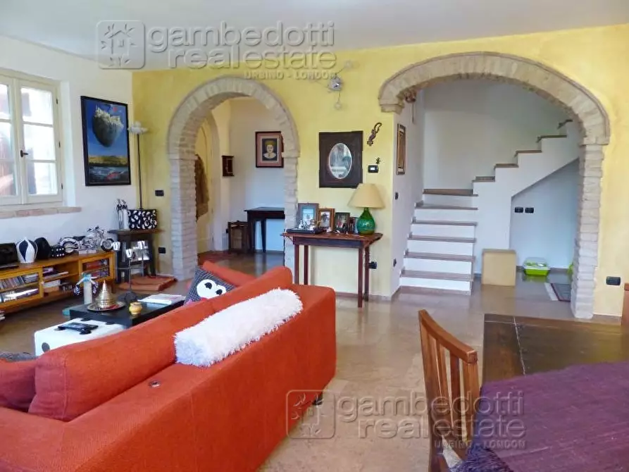 Immagine 26 di Rustico / casale in vendita  a Urbino