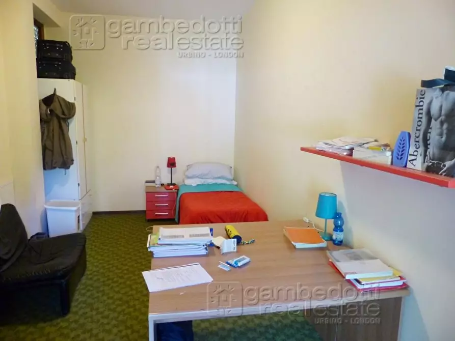 Immagine 10 di Appartamento in vendita  a Urbino