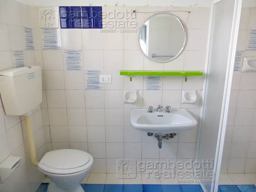 Immagine 23 di Casa indipendente in vendita  a Urbino