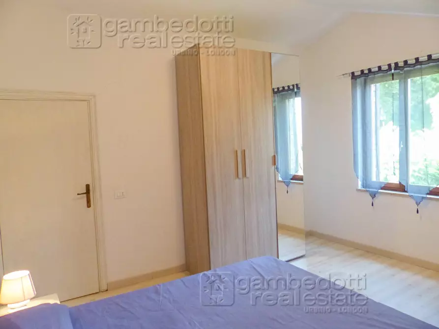 Immagine 21 di Casa indipendente in vendita  a Urbino