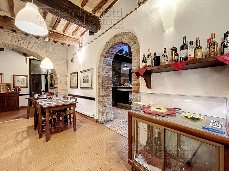 Immagine 16 di Attività commerciale in vendita  a Urbino