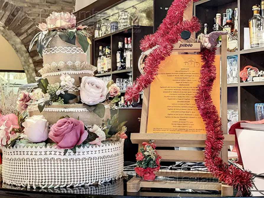 Immagine 19 di Attività commerciale in vendita  a Urbino