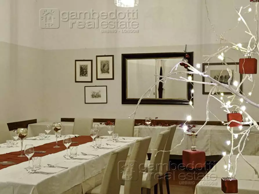 Immagine 4 di Attività commerciale in vendita  a Urbino