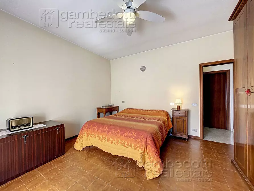 Immagine 20 di Rustico / casale in vendita  a Petriano