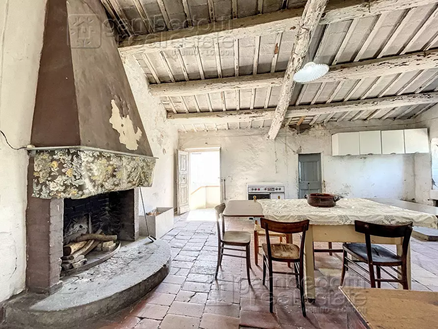 Immagine 27 di Rustico / casale in vendita  a Petriano