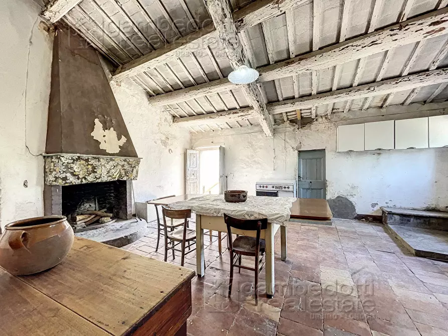 Immagine 28 di Rustico / casale in vendita  a Petriano