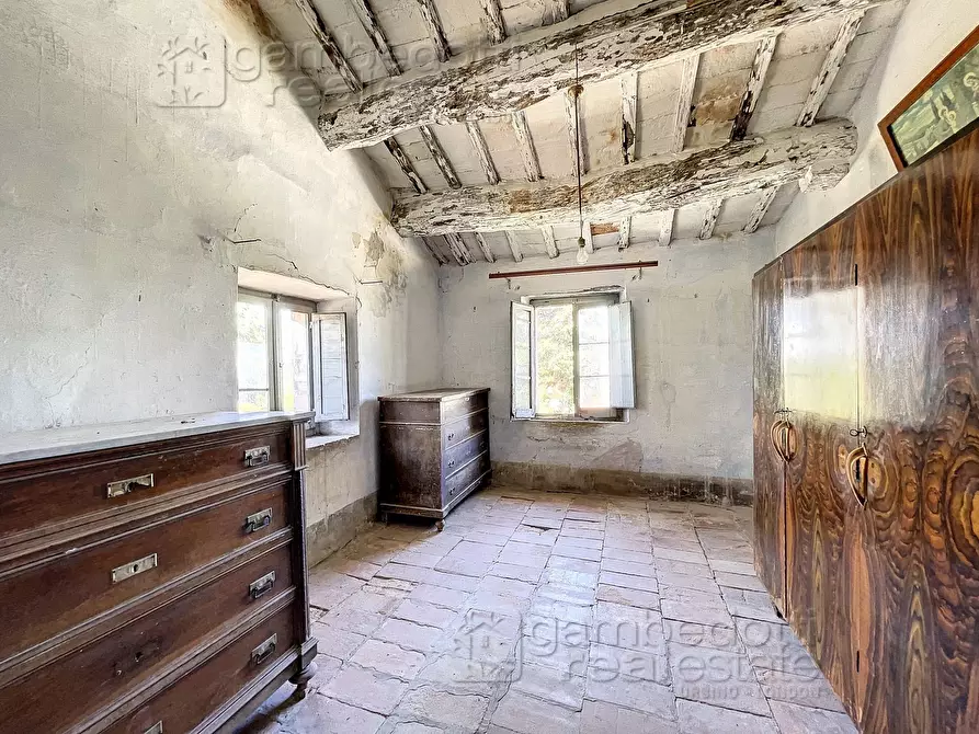Immagine 30 di Rustico / casale in vendita  a Petriano