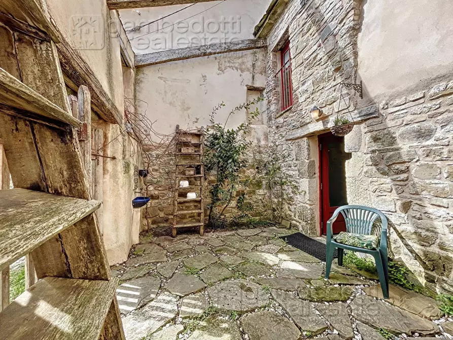 Immagine 9 di Casa semindipendente in vendita  a Montecopiolo