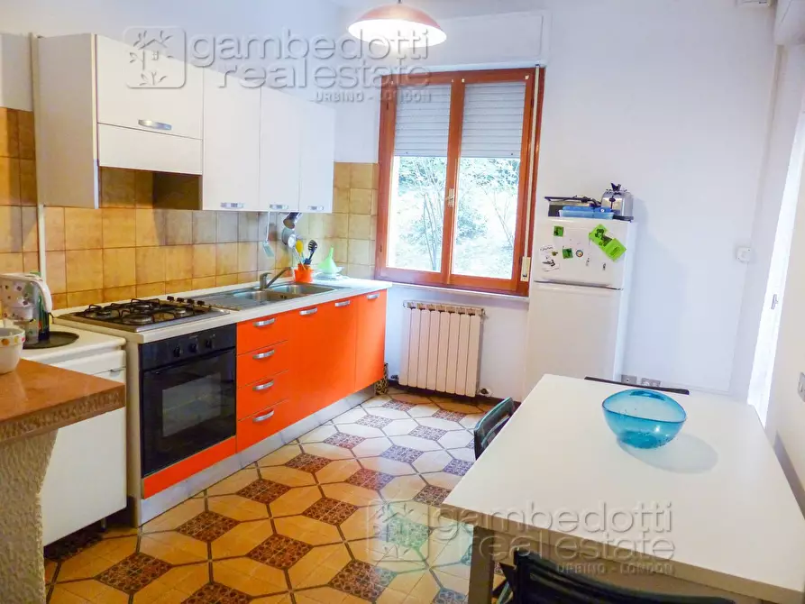 Immagine 4 di Appartamento in vendita  a Urbino