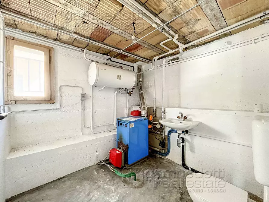 Immagine 26 di Casa bifamiliare in vendita  a Urbino