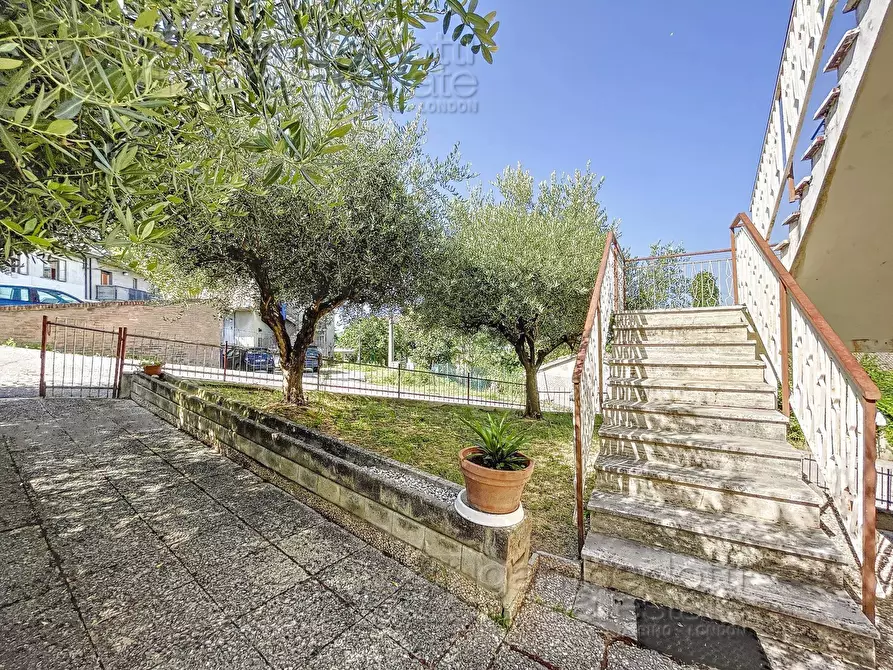 Immagine 20 di Casa bifamiliare in vendita  a Urbino
