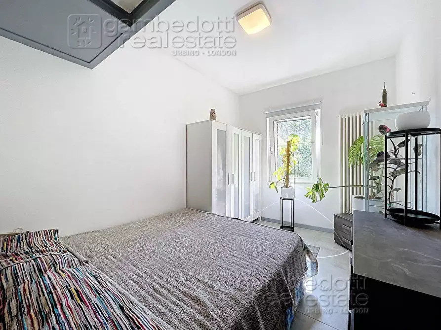 Immagine 12 di Appartamento in vendita  a Urbino