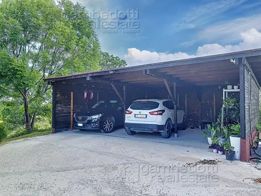 Immagine 20 di Appartamento in vendita  a Urbino