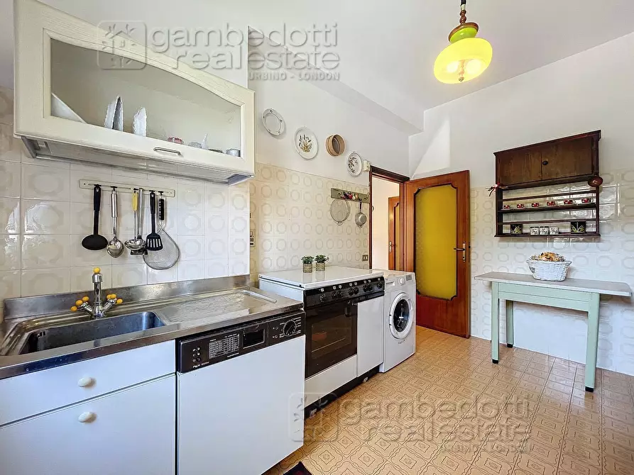 Immagine 11 di Appartamento in vendita  a Cagli