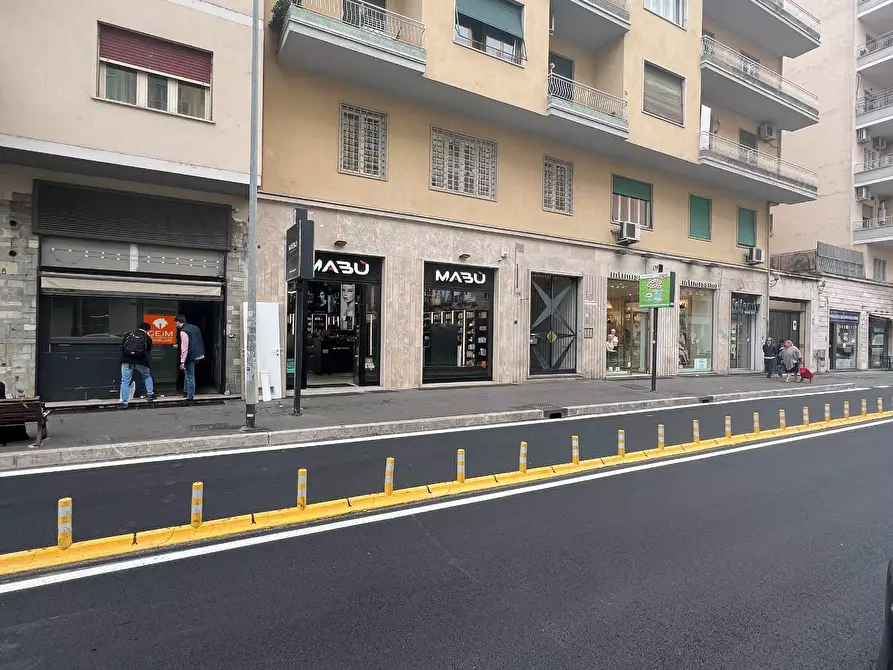 Immagine 1 di Locale commerciale in affitto  in Viale Libia a Roma