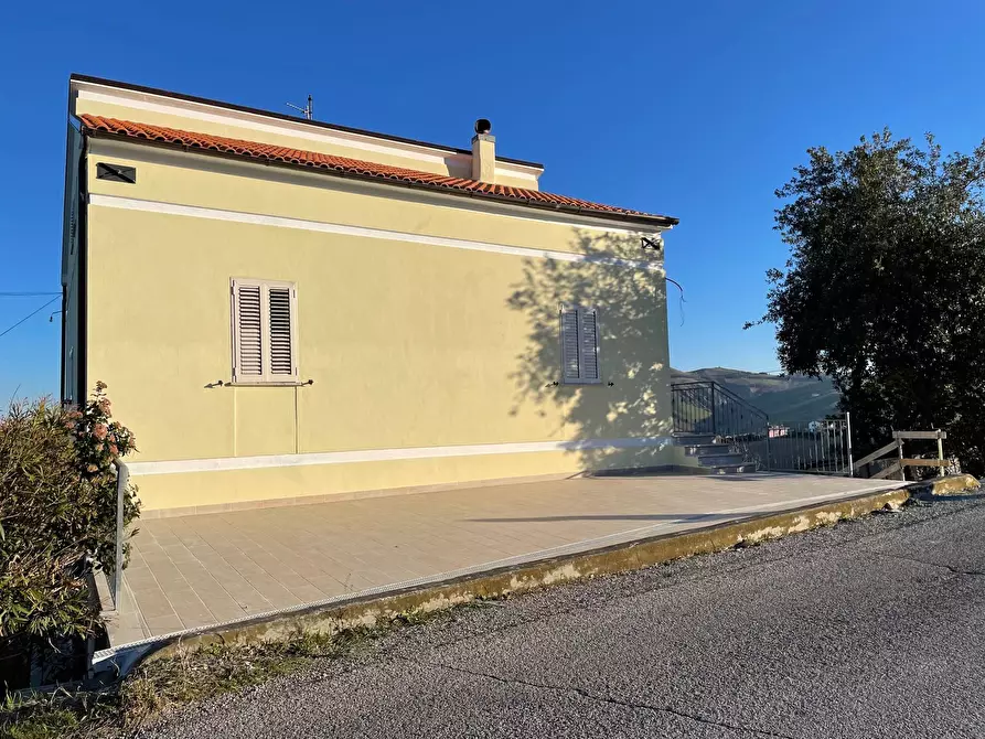 Immagine 3 di Casa indipendente in vendita  in contrada san venanzo a Castignano