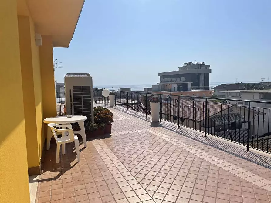 Immagine 10 di Albergo/B&B/Residence in vendita  a Alba Adriatica