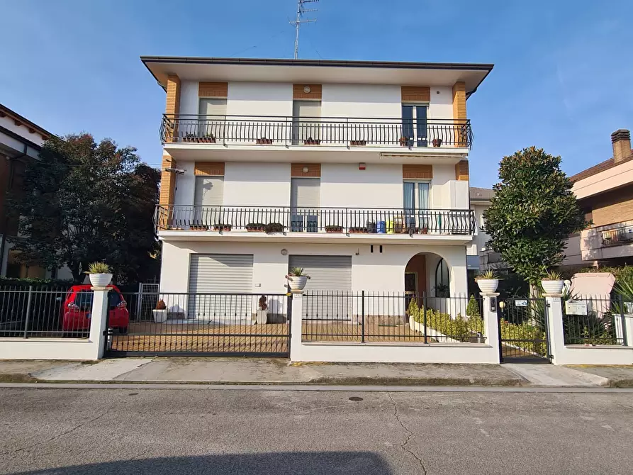 Immagine 1 di Casa indipendente in vendita  in via cesare pavese a Porto San Giorgio