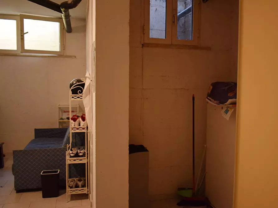 Immagine 4 di Magazzino in vendita  in via lord baden powell a San Benedetto Del Tronto