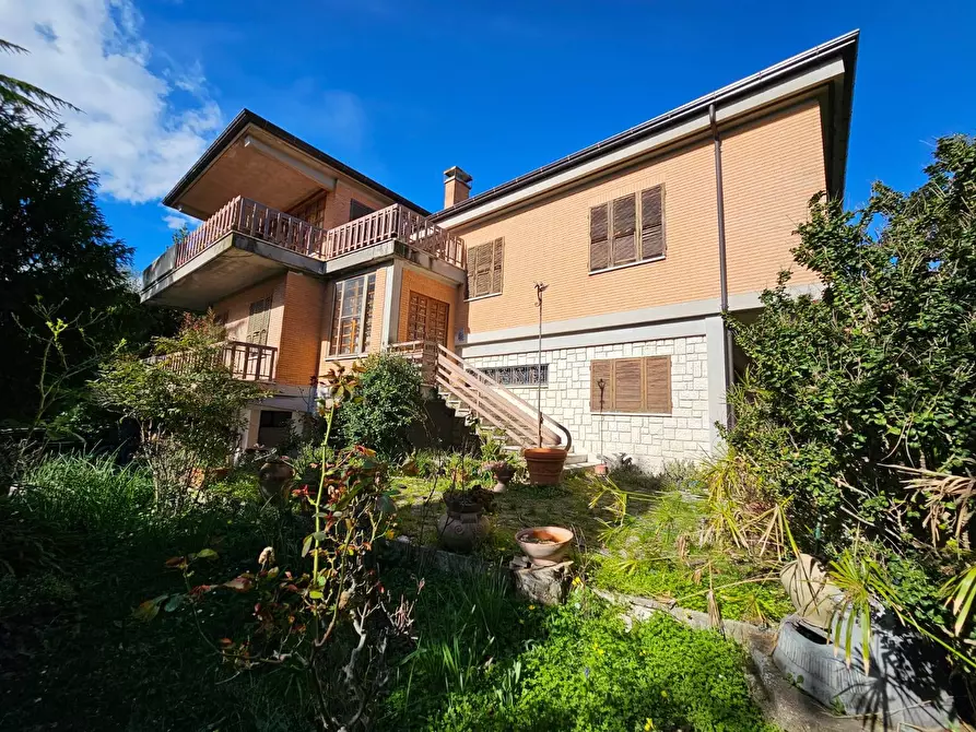 Immagine 1 di Villa in vendita  in viale tiro a segno a Fermo