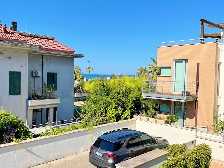 Immagine 22 di Attico in vendita  in lungomare alcide de gasperi a Grottammare