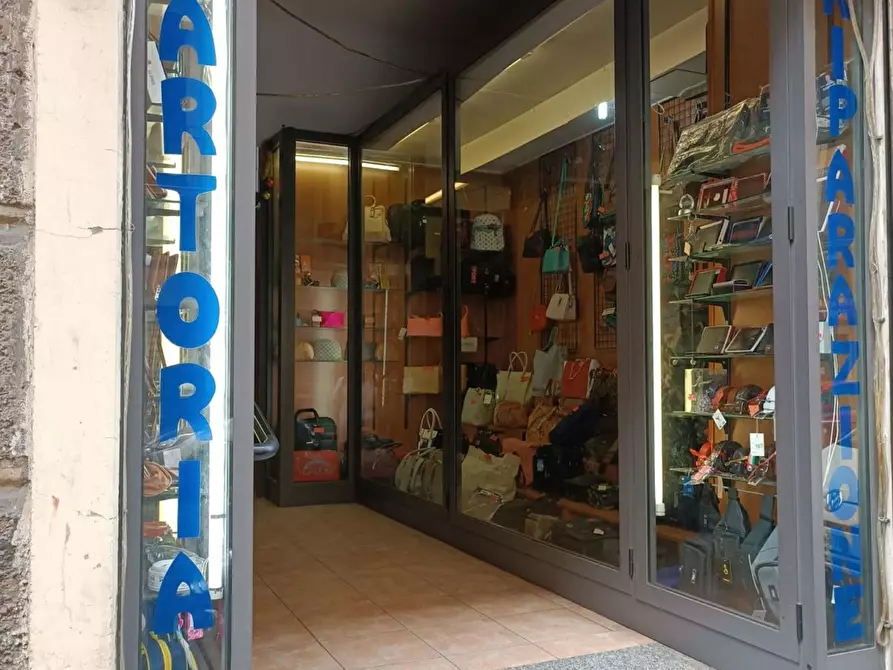 Immagine 2 di Locale commerciale in vendita  in Cavour a Savona