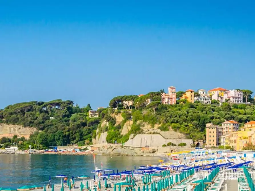 Immagine 22 di Villa in vendita  in Gameragna a Celle Ligure