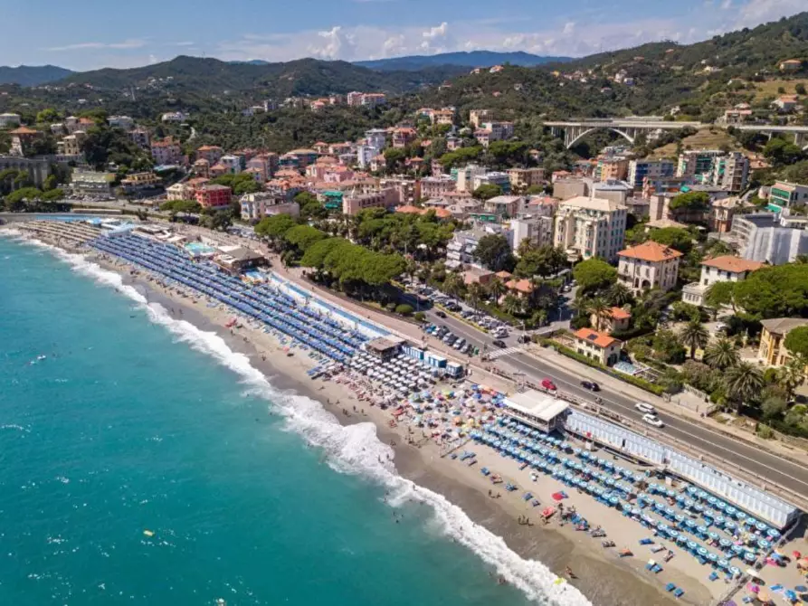 Immagine 25 di Villa in vendita  in Gameragna a Celle Ligure