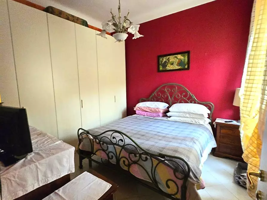 Immagine 3 di Appartamento in vendita  in via santuario a Savona