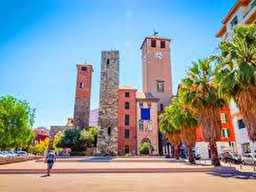 Immagine 11 di Appartamento in vendita  in via santuario a Savona