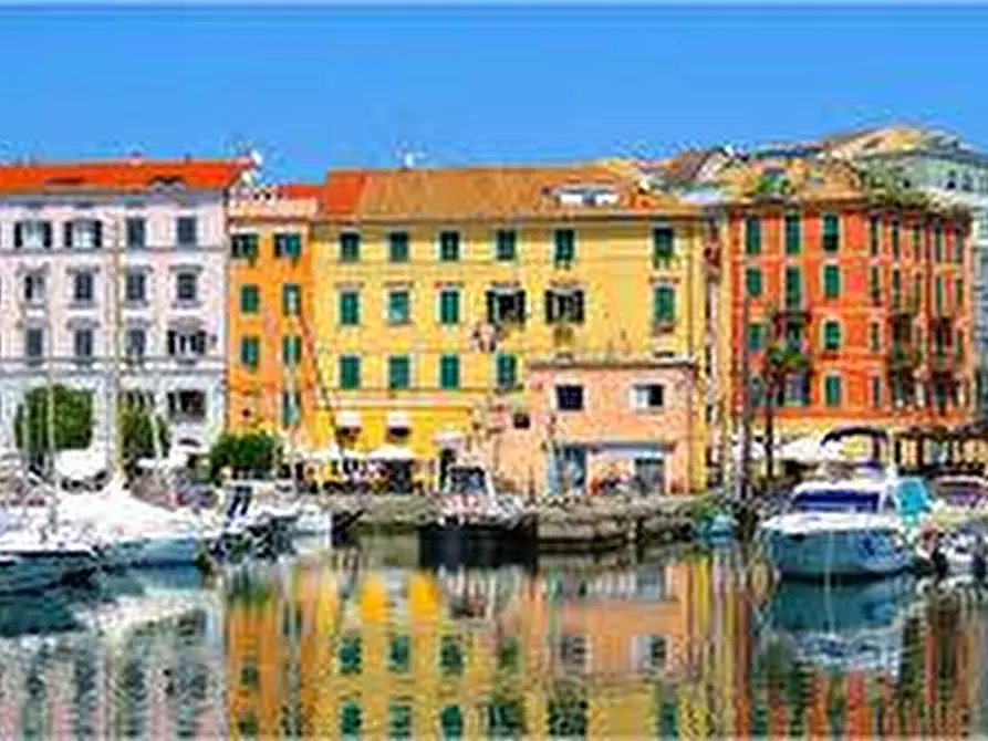 Immagine 12 di Appartamento in vendita  in via santuario a Savona