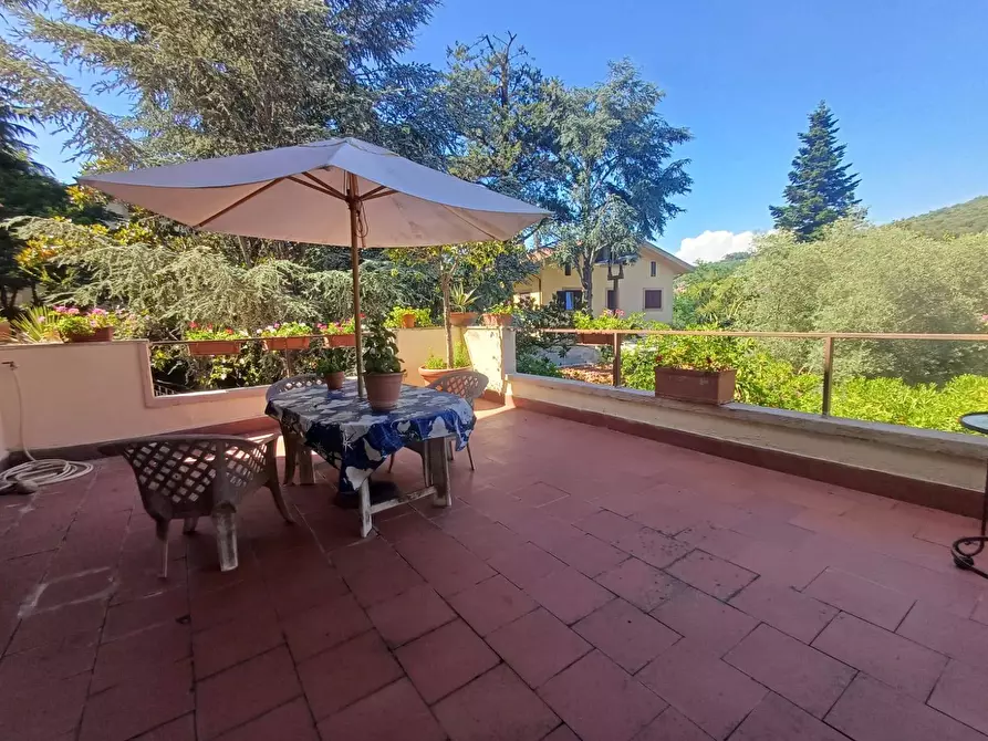 Immagine 28 di Villa in vendita  in via maria sofia di baviera a Caserta