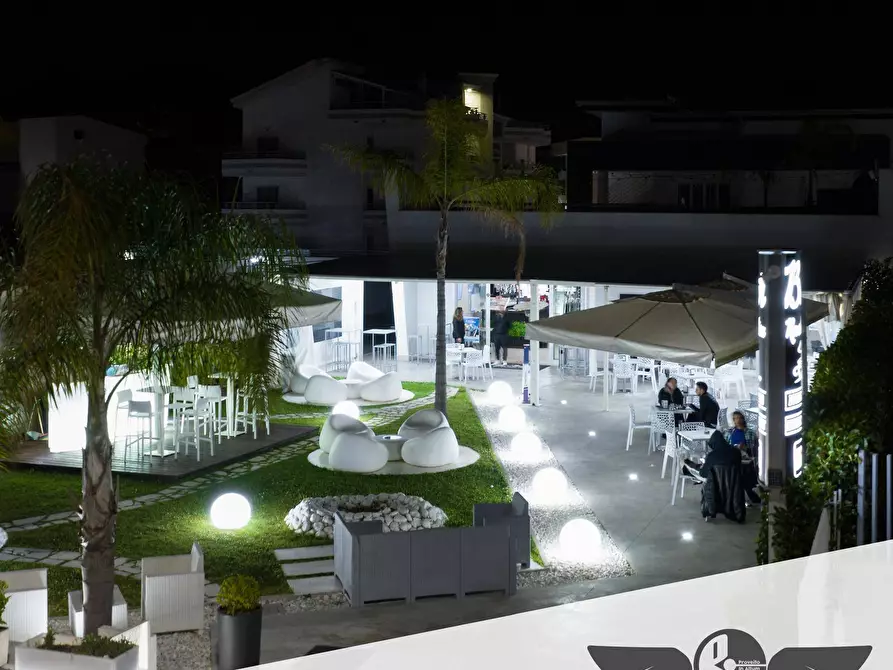 Immagine 2 di Attività commerciale in vendita  in VIALE DELLA LIBERTA' a Casagiove